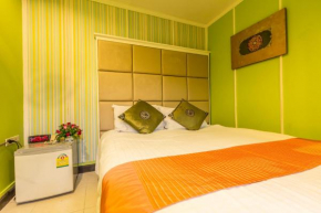 Отель Sam's Lodge  Бангкок